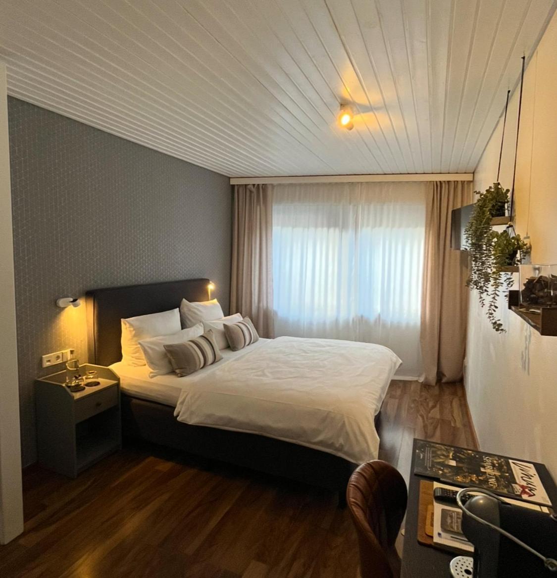 Kreuzblume Hotel & Weinstube Фрайбург Екстериор снимка